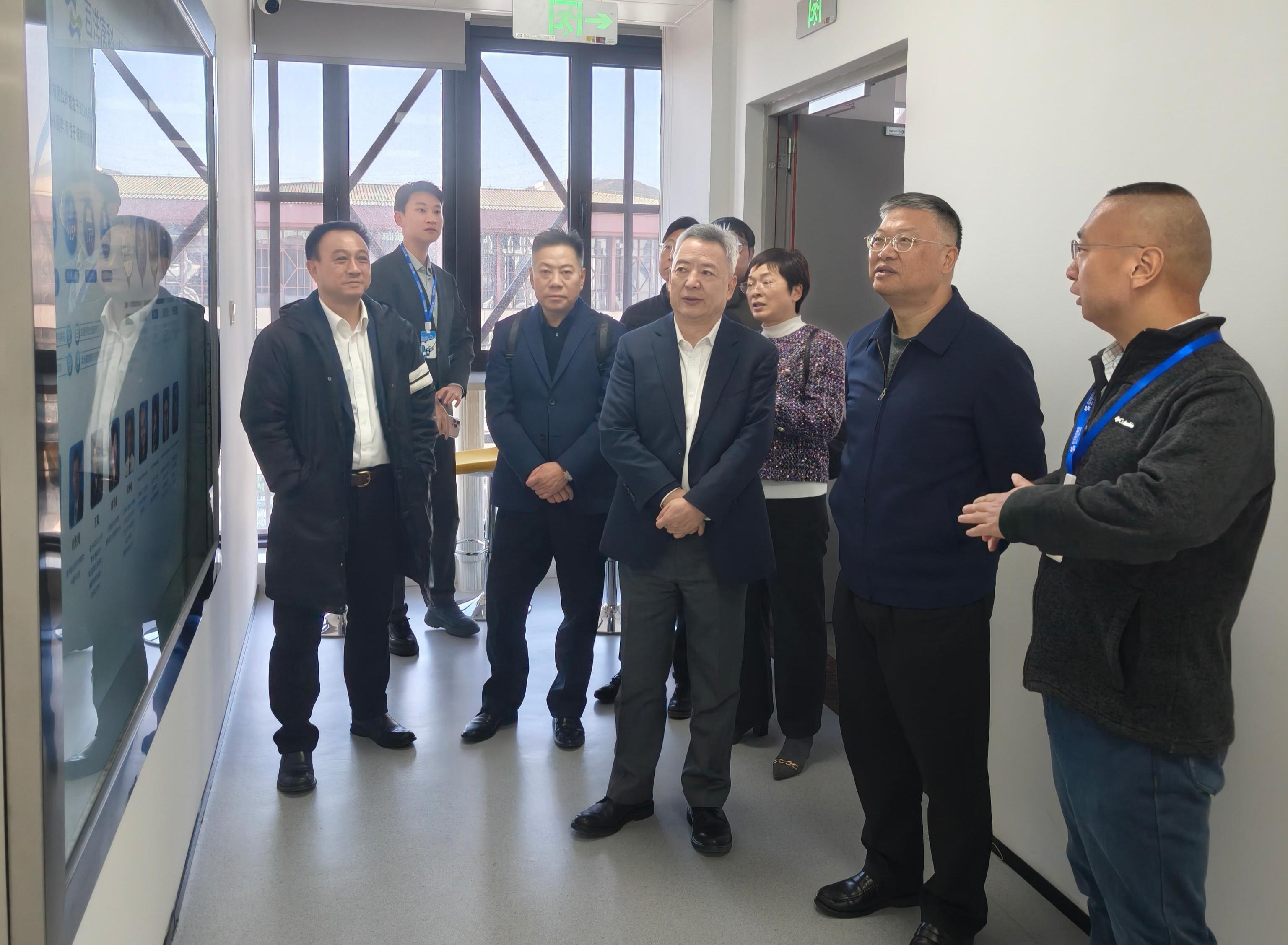 上海市宝山区政府领导莅临百洋唐科参观调研